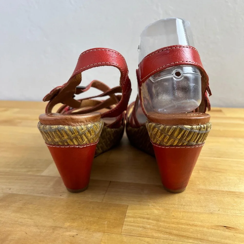 Naya Sandals Maize Size 8.5 Red Leather Strappy Buckle Wedge Espadrille